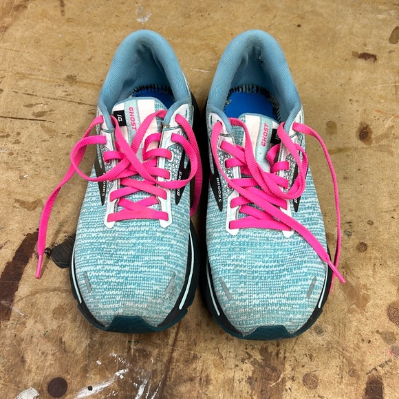 Brooks Shoes - Brooks brand women’s running shoes size 8 shoes show some wear pictured